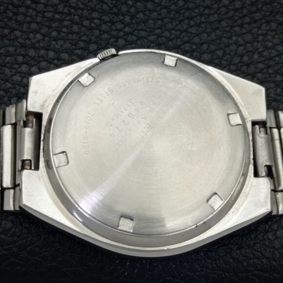 Vintage 1976 Seiko Automatic Mens Silver Watch W/daydate & Roman accents - Picture 8 of 10